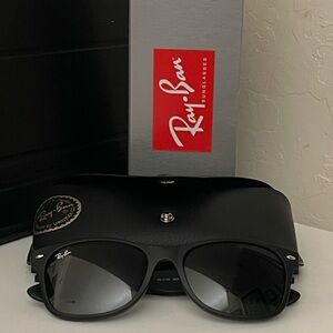 Ray-Ban Wayfarer Black. New in Box.